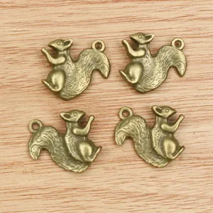 Set mit vier Eichhörnchen-Anhängern aus Bronze-Legierung für DIY-Halsketten und Schmuck