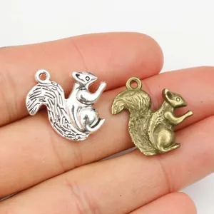 Detaillierte Eichhörnchen-Anhänger aus Legierung in Silber und Bronze für DIY-Schmuck