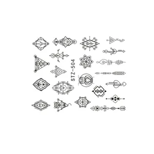 Détails de tatouages géométriques noirs avec motifs de mandala et style d'art hibou