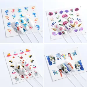 Set nagelstickers met bloemen en dieren voor vintage zomerse manicure decoratie