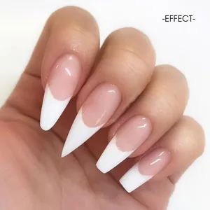Unghie finte French nude e bianche mostrate in quattro diverse forme e stili professionali