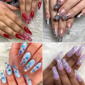 Detalle de lentejuelas láser de mariposa para uñas en varios colores sobre uñas coffin