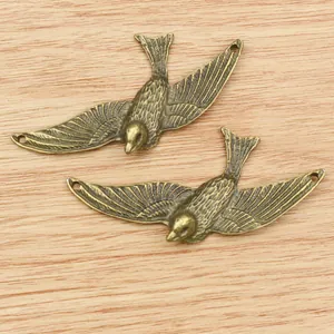 Vintage Bronze Adler Vogel Anhänger Legierung Schmuckzubehör mit detaillierten Flügeln