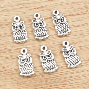 Set di sei ciondoli a forma di civetta in argento vintage con dettagli piumati