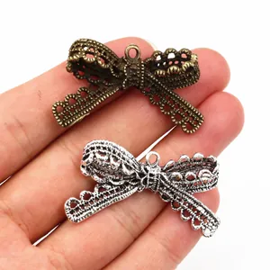 Vintage Zinklegierung Schleife Anhänger Charms Hohlspitze Design Für DIY Halskette Armband Schmuckherstellung Zubehör Damen Geschenk