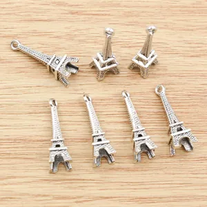 Set mit sieben Vintage-Silber-Eiffelturm-Anhängern für DIY-Schmuckherstellung