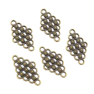 Fünf Stück Bronze Vintage Blumen Legierung Anhänger für DIY Halsketten und Armband Basteln