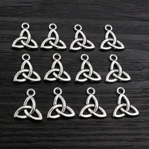 Antique silver Triquetra Celtic knot triangle pendants for DIY jewelry making