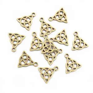 Antique bronze Triquetra Celtic knot alloy triangle pendants for jewelry making