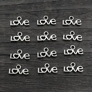 12er-Set silberne Love-Buchstabenanhänger mit Herz für DIY-Schmuckherstellung