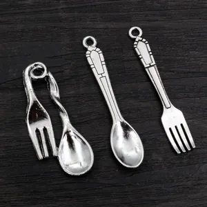 Vintage-Besteckanhänger aus Silberlegierung mit Gabel und Löffel für DIY-Schmuck