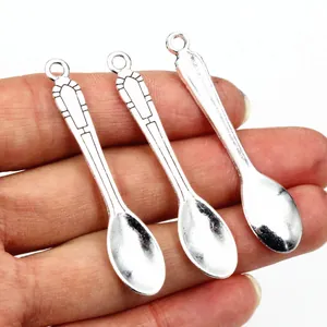 Set mit drei antiken silbernen Löffelanhängern aus Legierung für DIY-Schmuckherstellung