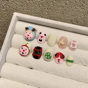 Süße 3D Cartoon Bär Relief Aufklebbare Nägel Handgefertigte Macaron Stern Herz Künstliche Nägel Für Damen Studenten Täglich Dekorativ