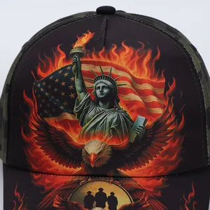 Baseballkappe mit Digitaldruck, Adler, US-Flagge und Camouflage-Muster auf dem Schirm