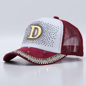 Cappello da Baseball alla Moda con Lettere in Strass e Rete in Camoscio Berretto Trucker Traspirante per Uomo Donna Regolabile Logo in Metallo Streetwear Cappello da Sole