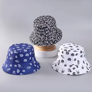 Halloween Fischerhüte im 3er-Pack in Blau, Weiß und Schwarz mit Skelett- und BOO-Print