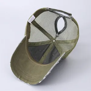 Cappello a coda di cavallo verde oliva effetto usurato con rete traspirante e velcro
