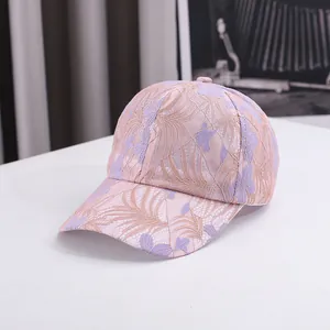 Gorra de béisbol de encaje floral rosa para mujer con bordado elegante y visera curvada
