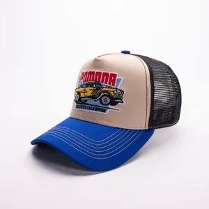 Dettaglio con patch da corsa Pomona Raceway California e rete traspirante sul retro