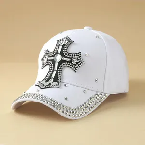 Casquette de Baseball Femme avec Croix en Strass Gothic Rock Coton Bord Incurvé Chapeau Soleil avec Rivets Mode Streetwear