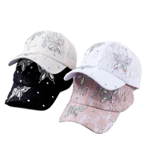 Damen-Baseballkappen aus Spitze mit Strass-Schmetterlingen in Beige Schwarz Weiß und Rosa