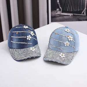 Casquette de Baseball en Denim Élégante pour Femmes Avec Strass et Décor de Fleurs 3D Chapeau de Camionneur en Coton Pour Extérieur