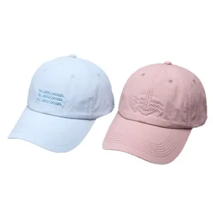 Schnelltrocknende Baseballkappen in Hellblau und Rosa mit Wavona-Stickerei