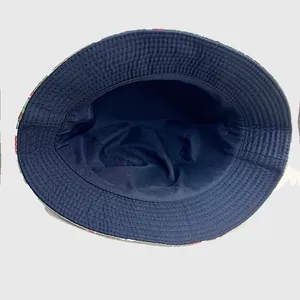 Λεπτομέρεια βαμβακερού καπέλου bucket με εσωτερική επένδυση και ενισχυμένες ραφές