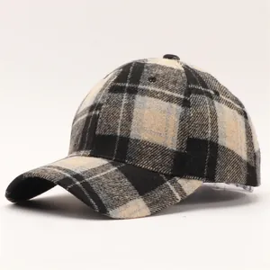 Berretto da baseball classico con motivo pied-de-poule nero e beige, corona strutturata