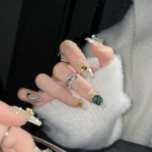 Handgefertigte glitzernde grüne Kristalle Schmetterling Kunstnägel mit Glitzer Effekt