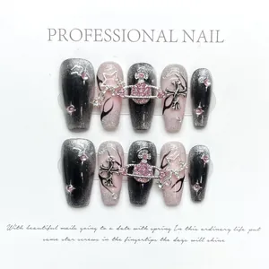 Faux Ongles Faits Main Rose Noir Œil de Chat Scintillant Charmes Planète Étoile Croix Style Sweet Cool Y2K Ongles Décoratifs en Résine pour Femmes