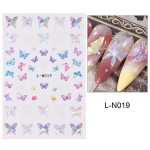 Détail d'autocollants papillon laser aurora avec motifs d'étoiles sur ongles L-N019