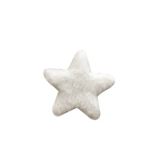 Barrette étoile en peluche blanche pour filles avec texture douce et style mignon