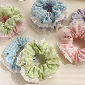 Chouchous à carreaux avec dentelle délicate en vert pastel rose et bleu ciel