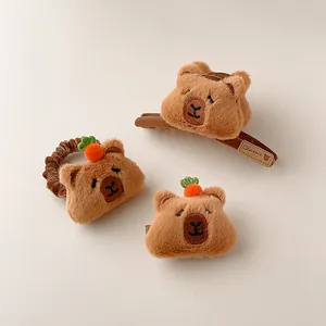 Set d'accessoires cheveux Capybara en peluche avec pince et chouchou en tissu marron