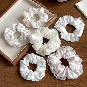 Lot de 6 chouchous doux avec dentelle et motifs floraux en tons pastel et lavande