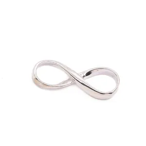 Minimalistischer S925 Sterlingsilber Unendlichkeitssymbol Anhänger mit Silberglanz