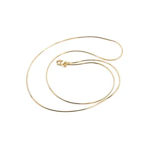Cadena de serpiente dorada pulida para mujer en plata de ley S925 con cierre de resorte