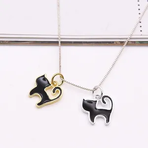 Collana con ciondolo a forma di gatto in argento S925, smalto nero e placcatura in oro