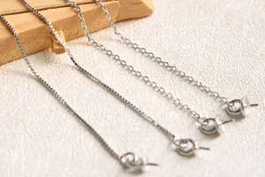 Dettaglio di catene box e cable in argento S925 con connettori a coppa per gioielli fai-da-te