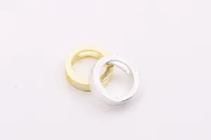Macro di ciondoli ad anello in metallo spazzolato opaco oro e argento per gioielli fai da te