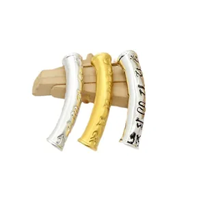 Gebogene 3D-Silberperlen mit Mantra-Gravur in Gold und Silber für DIY-Schmuck
