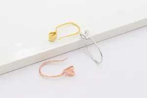 Makroansicht von S925 Sterlingsilber DIY-Verschlusshaken in Gold, Silber und Roségold