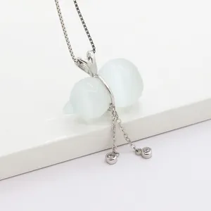 S925 Sterling Silber Anhänger in Flaschenkürbis-Form mit weißem Stein und Zirkon