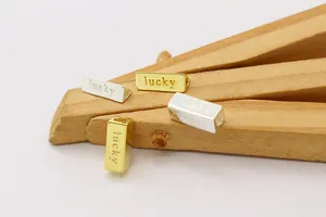 Detailansicht von S925 Silber Lucky Charms in Gold und Silber für DIY-Schmuckherstellung