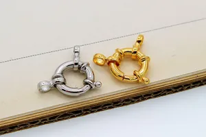 Makroaufnahme von S925 Silber Federringverschluss für Halsketten und Armbänder DIY