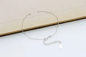 Detail of S925 sterling silver chain with lobster clasp and adjustable extension link