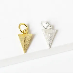 Pendentifs géométriques triangle en argent S925 mat avec finitions or et argent