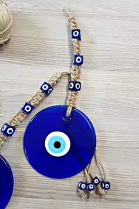 Decorazione da parete occhio turco blu con perline di vetro Nazar e corda di iuta