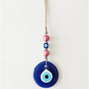 Ciondolo occhio greco in vetro blu con perline rosa e dettagli in metallo argento
